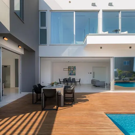 Seaview Luxury Willa *