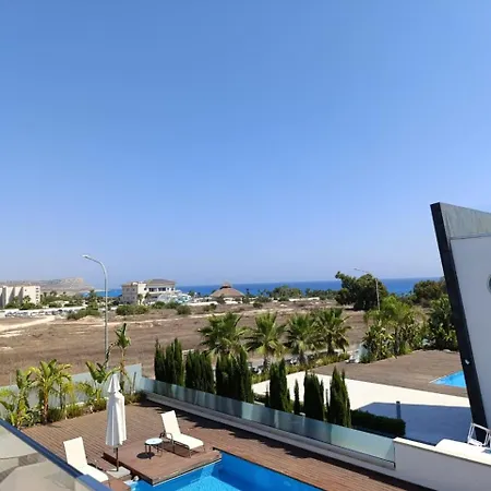 Seaview Luxury Villa *