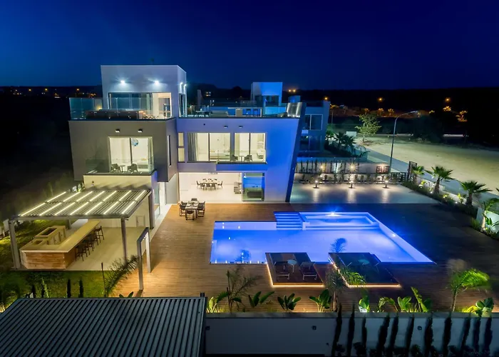 Seaview Luxury فيلة